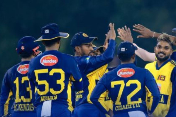 इंग्ल्यान्डविरुद्ध सिरिज खेल्ने श्रीलंकन टोलीको घोषण